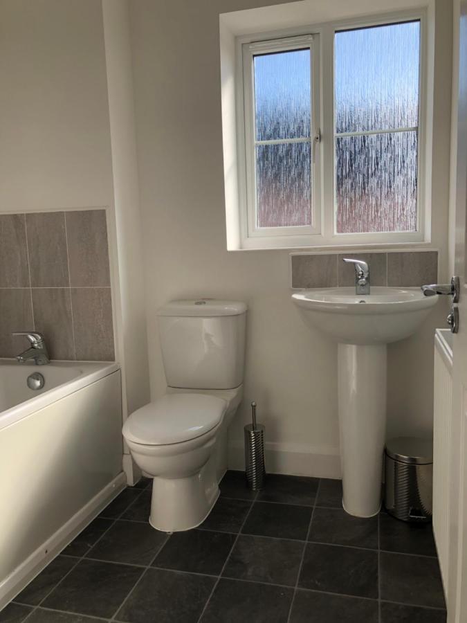Hill House - 5 Mins Merry Hill - Perfect For Contractors & Families Brierley Hill Buitenkant foto