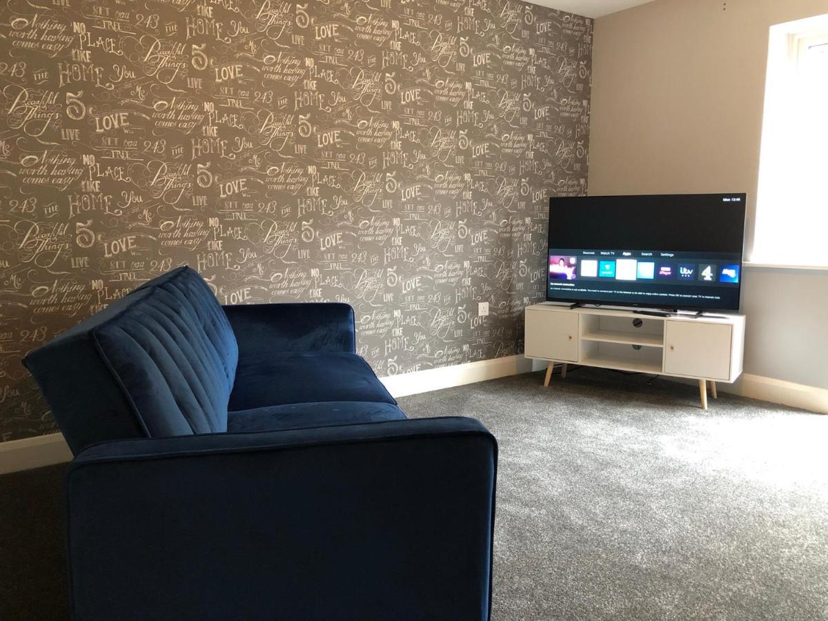 Hill House - 5 Mins Merry Hill - Perfect For Contractors & Families Brierley Hill Buitenkant foto